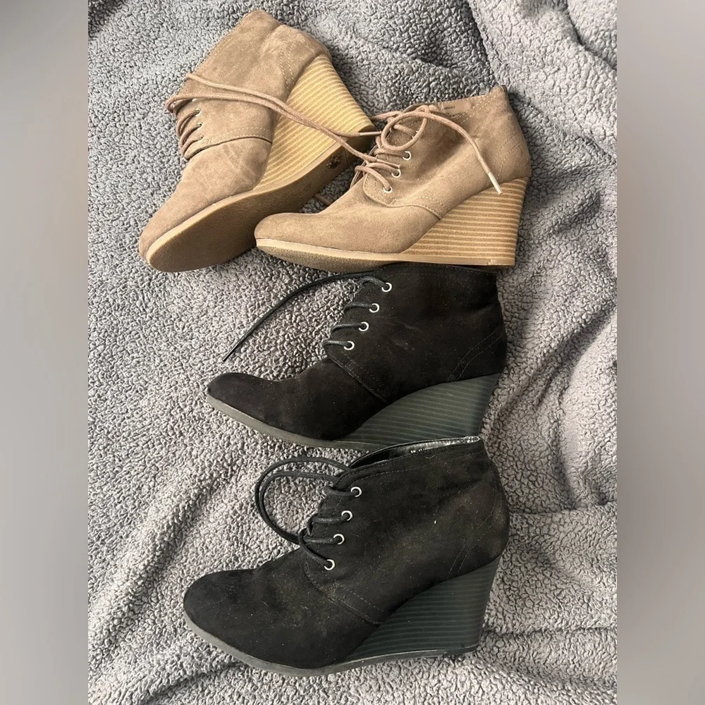 Bundle of Women's Wedge Ankle Boots - Black and Tan